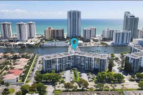 1000 Parkview Dr # 306, Hallandale Beach FL 33009