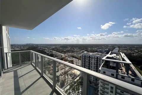 16385 Biscayne Blvd # 2901, North Miami Beach FL 33160