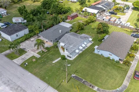 222 SW 2nd St, Florida City FL 33034