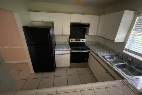 4160 NW 21st St # 136C, Lauderhill FL 33313