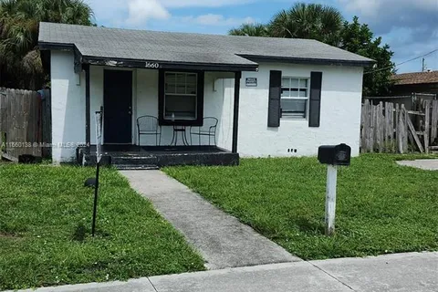 1660 W 26th St, Riviera Beach FL 33404