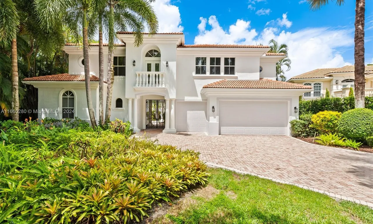 8935 Oakland Hills Dr, Delray Beach FL 33446