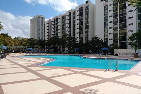 17021 N Bay Rd # 111, Sunny Isles Beach FL 33160