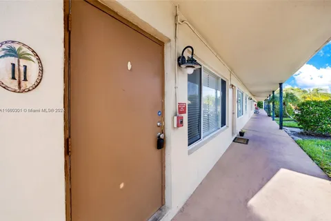 2309 S Federal # 11, Boynton Beach FL 33435