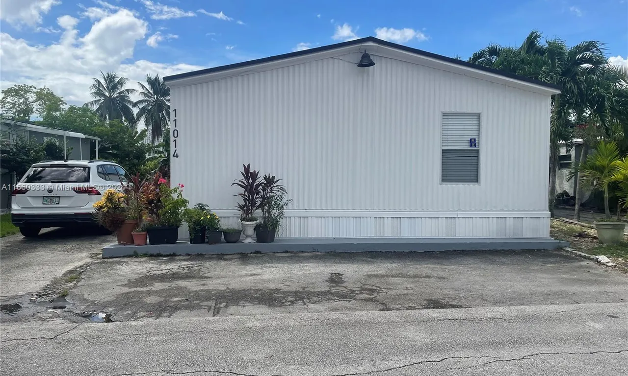 11014 NW Flagler Ln, Miami FL 33172