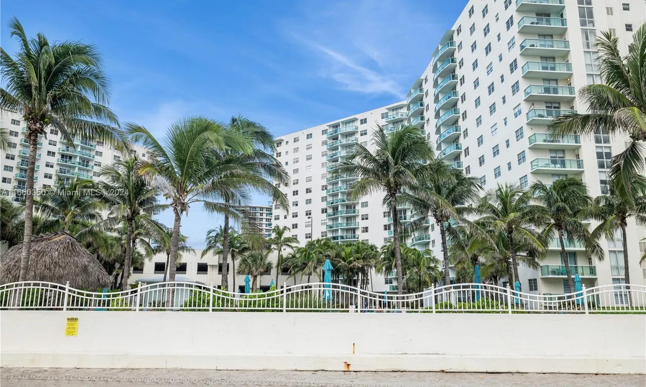 3801 S Ocean Dr # 2Y, Hollywood FL 33019