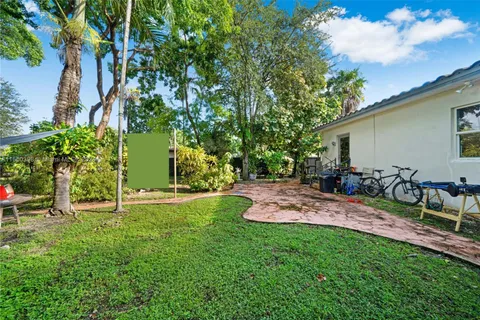 264 Navajo St, Miami Springs FL 33166