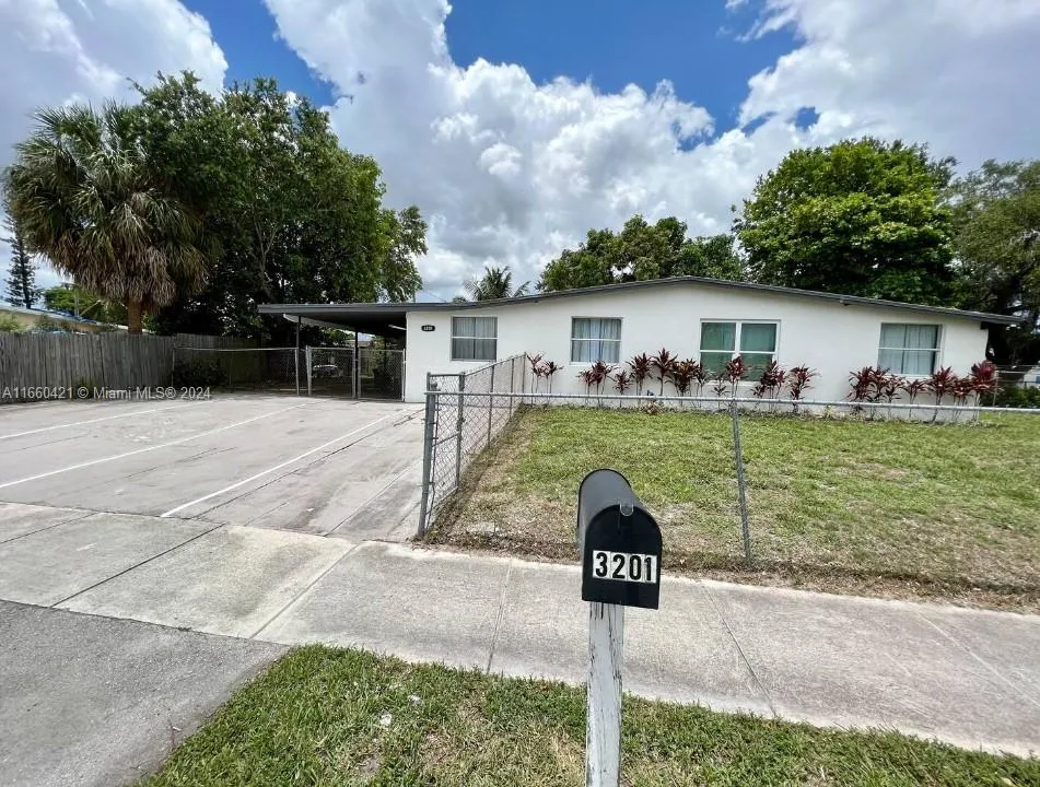 3201 NW 5th Ct, Lauderhill FL 33311