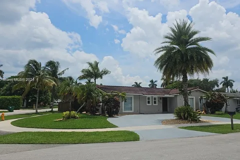 8910 SW 182nd, Palmetto Bay FL 33157