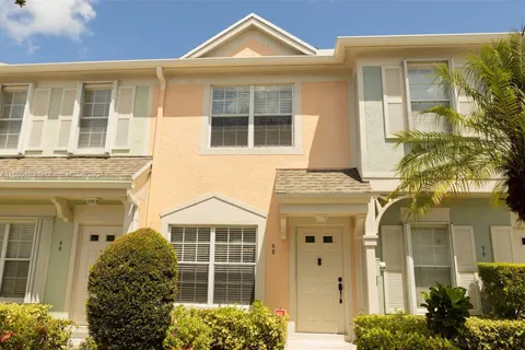 68 Simonton Cir, Weston FL 33326