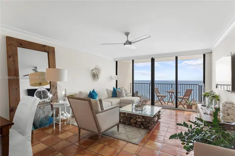 2101 S Ocean Dr # 2302, Hollywood FL 33019