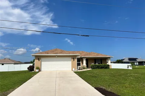 22 NW 17TH PL, Cape Coral FL 33993