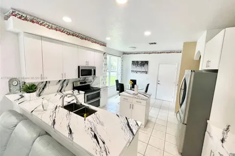 1588 SW 191st Ave, Pembroke Pines FL 33029