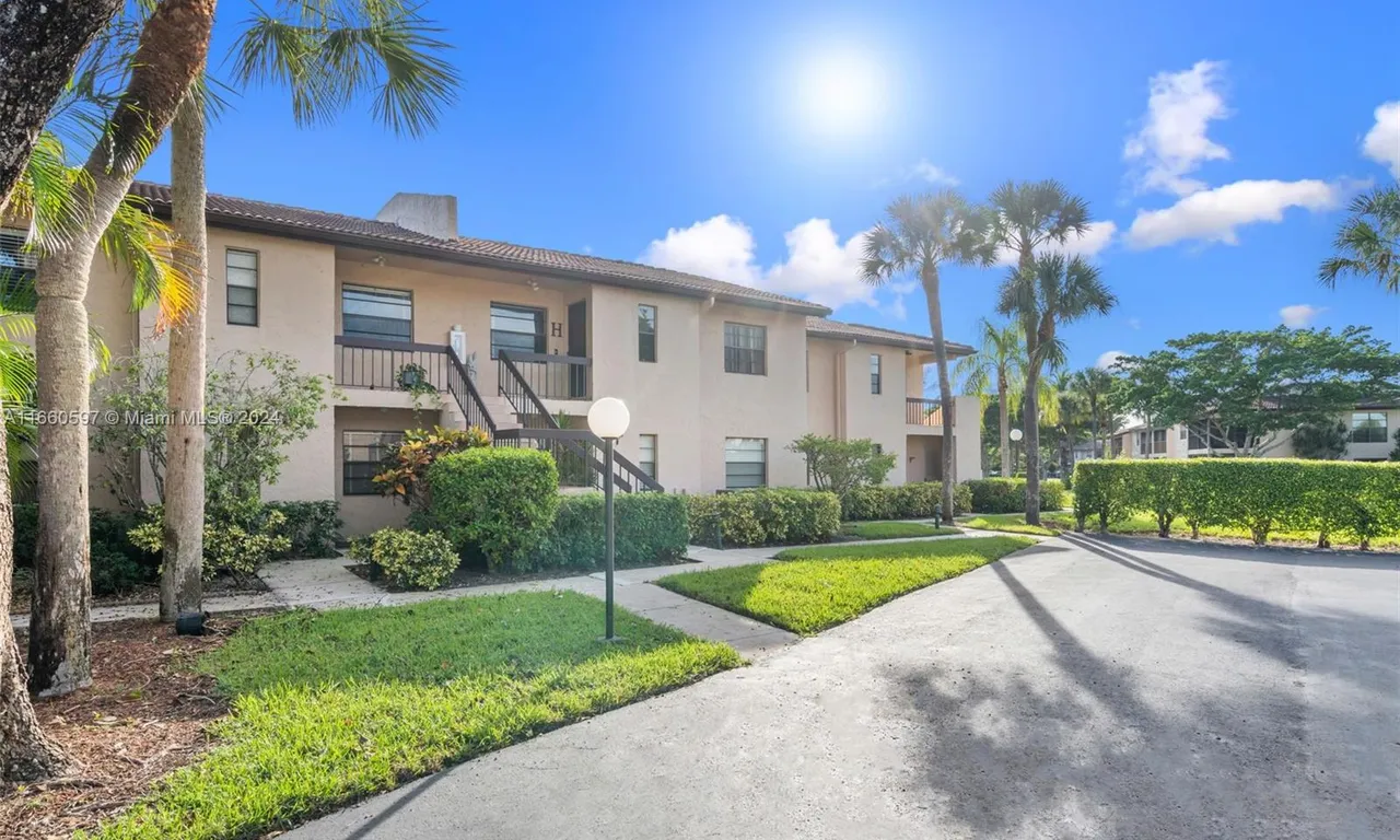 9261 Vista Del Lago # H, Boca Raton FL 33428