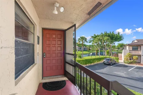 9261 Vista Del Lago # H, Boca Raton FL 33428