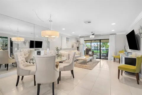 9261 Vista Del Lago # H, Boca Raton FL 33428