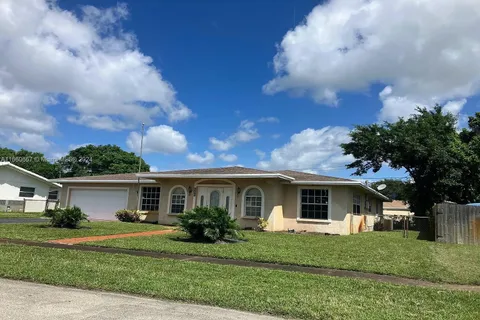 4541 NW 6th Ct, Plantation FL 33317