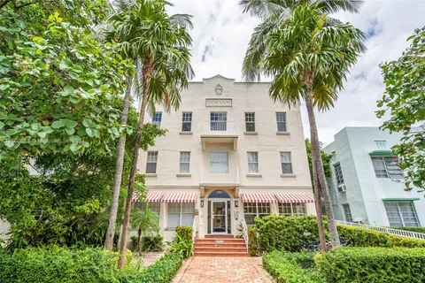 1244 Pennsylvania Ave # 203, Miami Beach FL 33139