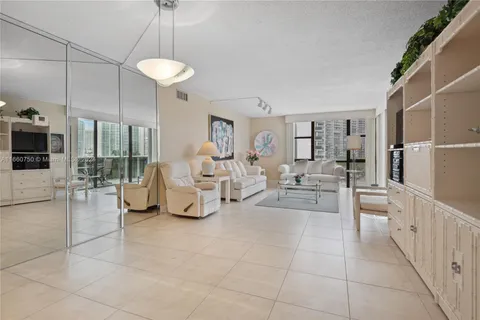 3625 N Country Club Dr # 603, Aventura FL 33180