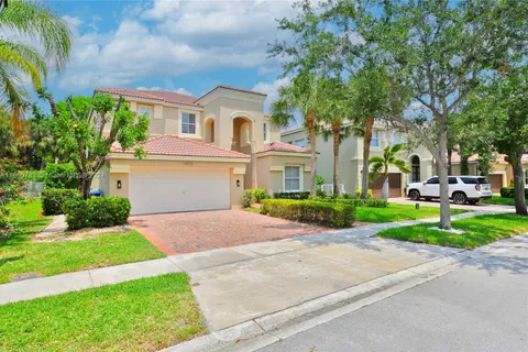 15825 SW 49th Ct, Miramar FL 33027