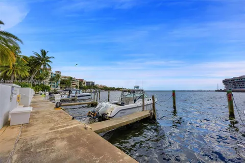 1600 S Bayshore Ln # 8D, Coconut Grove FL 33133