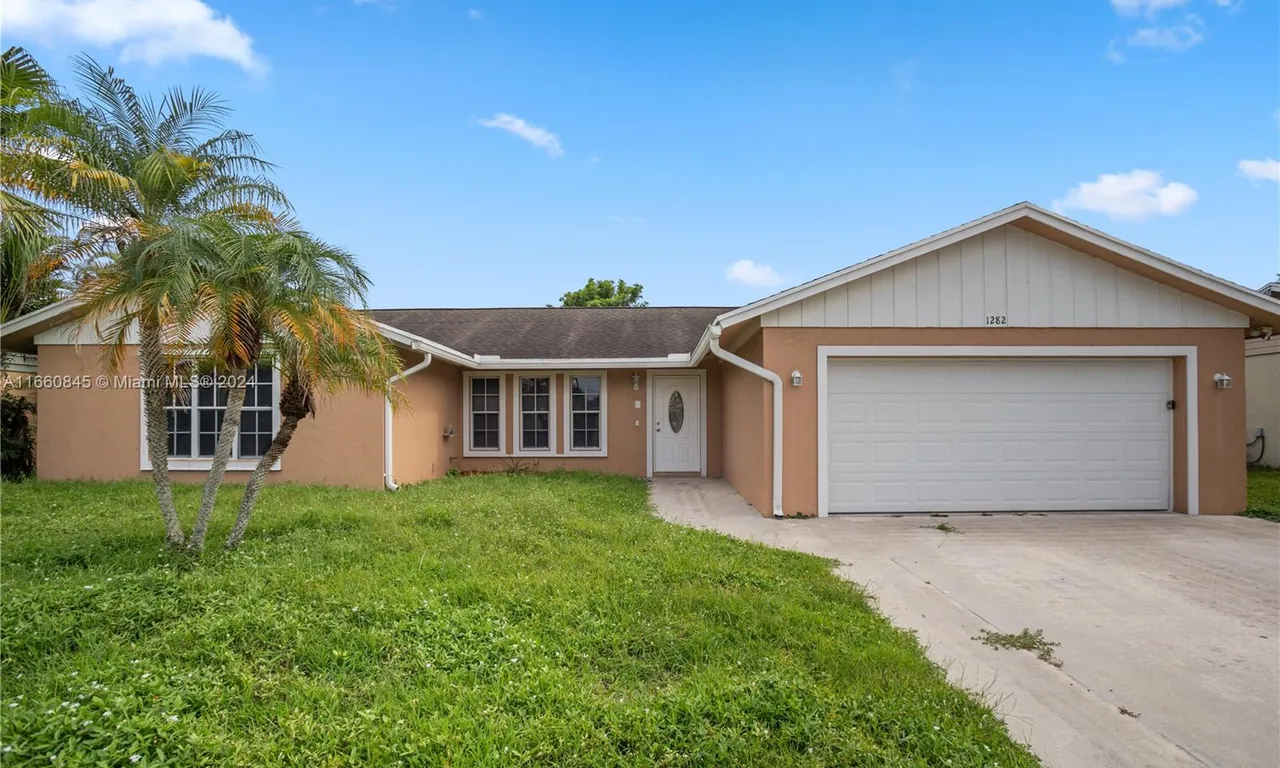 1282 Wyndcliff Dr, Wellington FL 33414