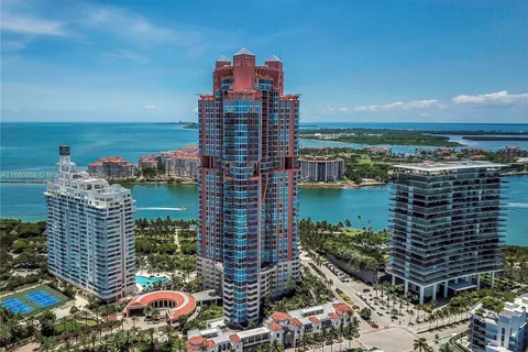 300 S Pointe Dr # 2104, Miami Beach FL 33139