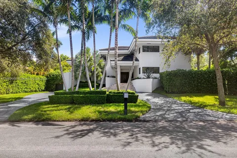 7239 E Lago Dr, Coral Gables FL 33143