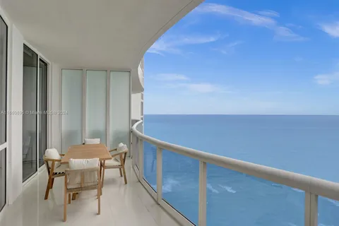 15901 Collins Ave # 2807, Sunny Isles Beach FL 33160