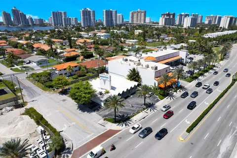 18600 Collins Ave, Sunny Isles Beach FL 33160