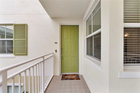 7540 SW 102nd St # 208, Pinecrest FL 33156