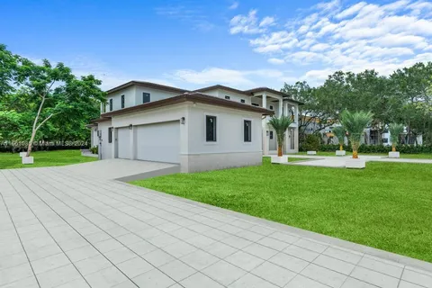 14110 Old Cutler Rd, Palmetto Bay FL 33158