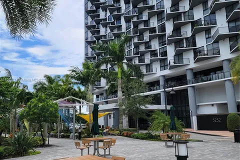 5252 NW 85th Ave # 1601, Doral FL 33166