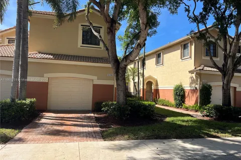 4106 Forest Dr, Weston FL 33332