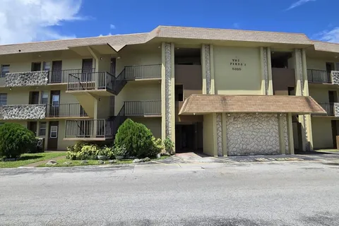 5335 NW 10th Ct # 105, Plantation FL 33313