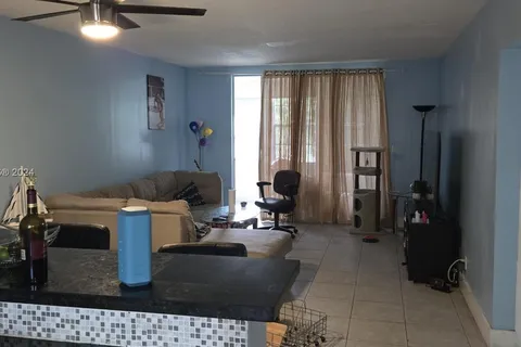 5335 NW 10th Ct # 105, Plantation FL 33313