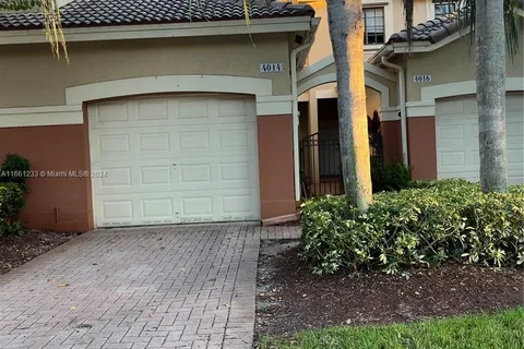 4014 Peppertree Dr, Weston FL 33332