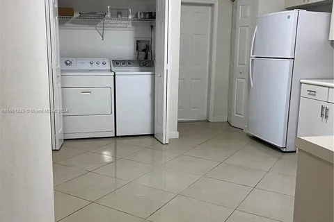 4014 Peppertree Dr, Weston FL 33332