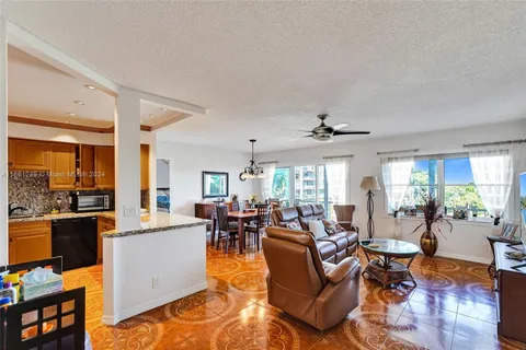 200 Diplomat Pkwy # 433, Hallandale Beach FL 33009