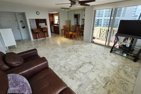 1825 S Ocean Dr # 814, Hallandale Beach FL 33009