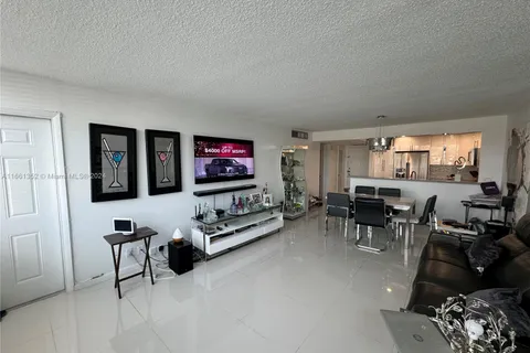 1410 S Ocean Dr # 305, Hollywood FL 33019