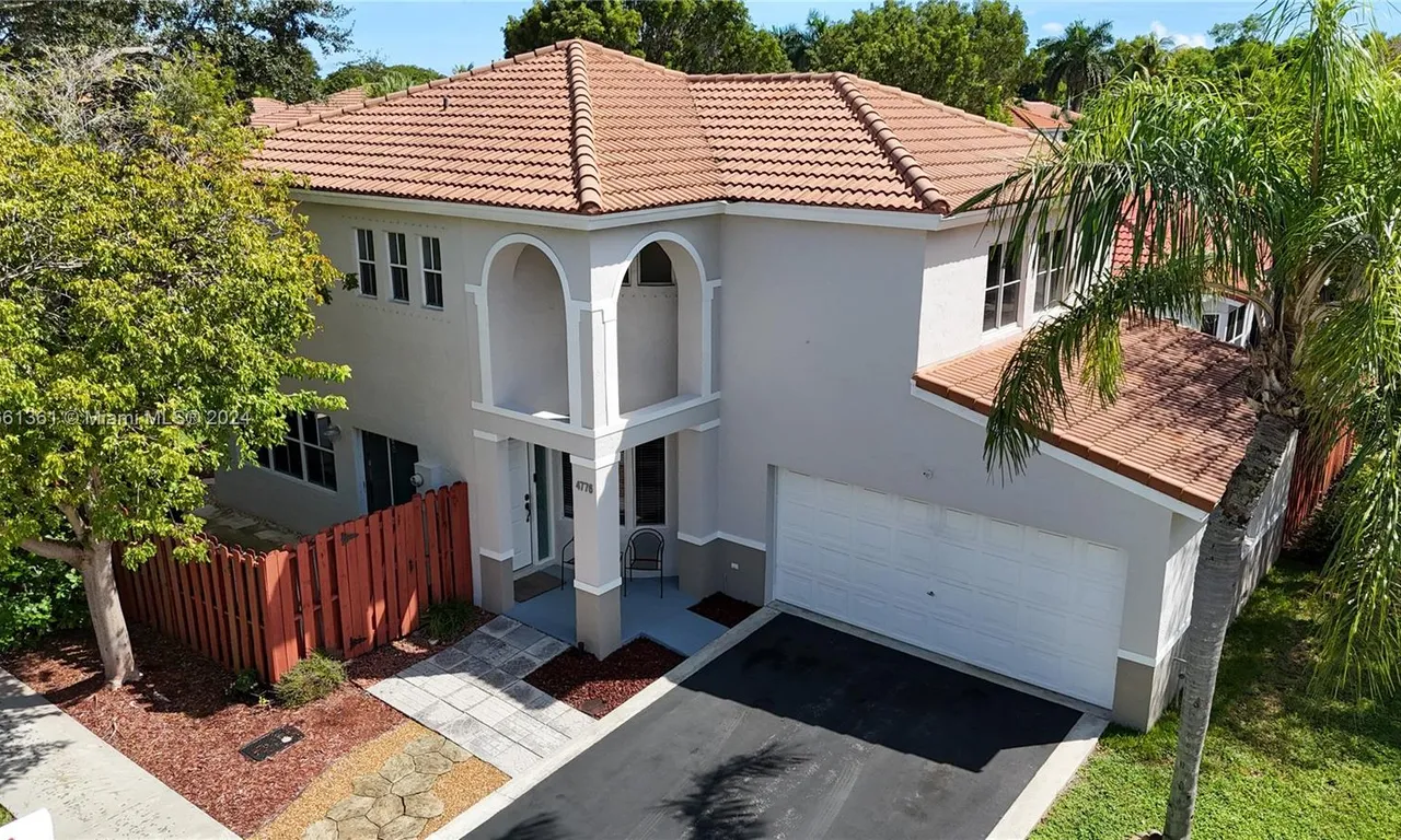 4776 NW 6th Pl, Coconut Creek FL 33063