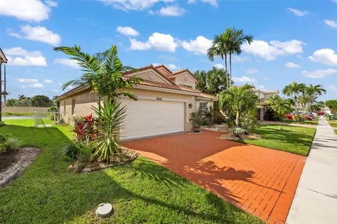 18688 SW 16th St, Pembroke Pines FL 33029