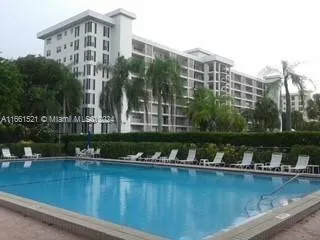 3050 N Palm Aire Dr # 307, Pompano Beach FL 33069