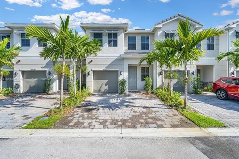 17033 SW 1st St # 1, Pembroke Pines FL 33027