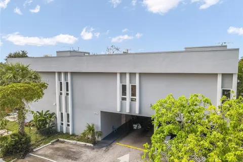 2751 Van Buren St, Hollywood FL 33020