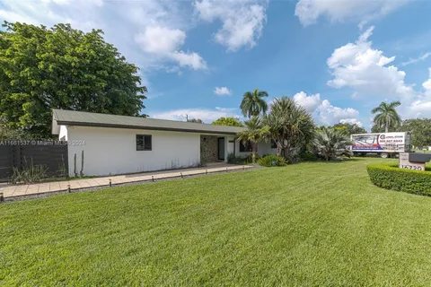 16720 SW 276th St, Homestead FL 33031