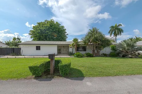 16720 SW 276th St, Homestead FL 33031