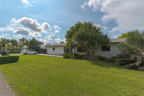 16720 SW 276th St, Homestead FL 33031