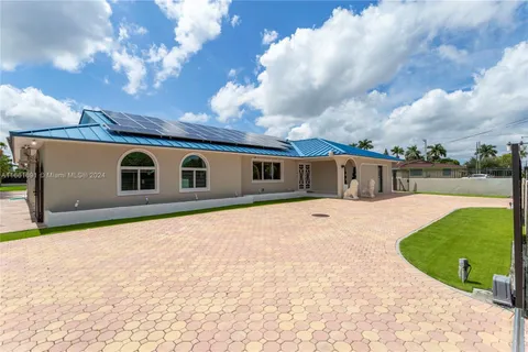 13850 SW 30th St, Miami FL 33175